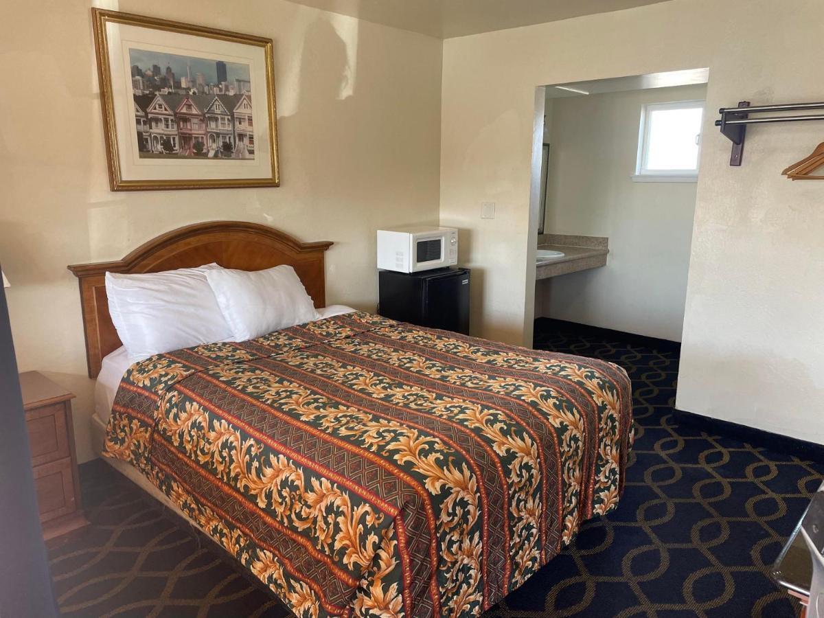 Holiday Motel Окдейл Экстерьер фото
